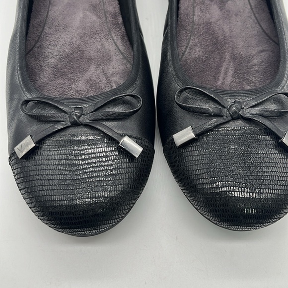 Vionic Minna Leather Ballet Flats Sz 9 excellent condition - Picture 3 of 10